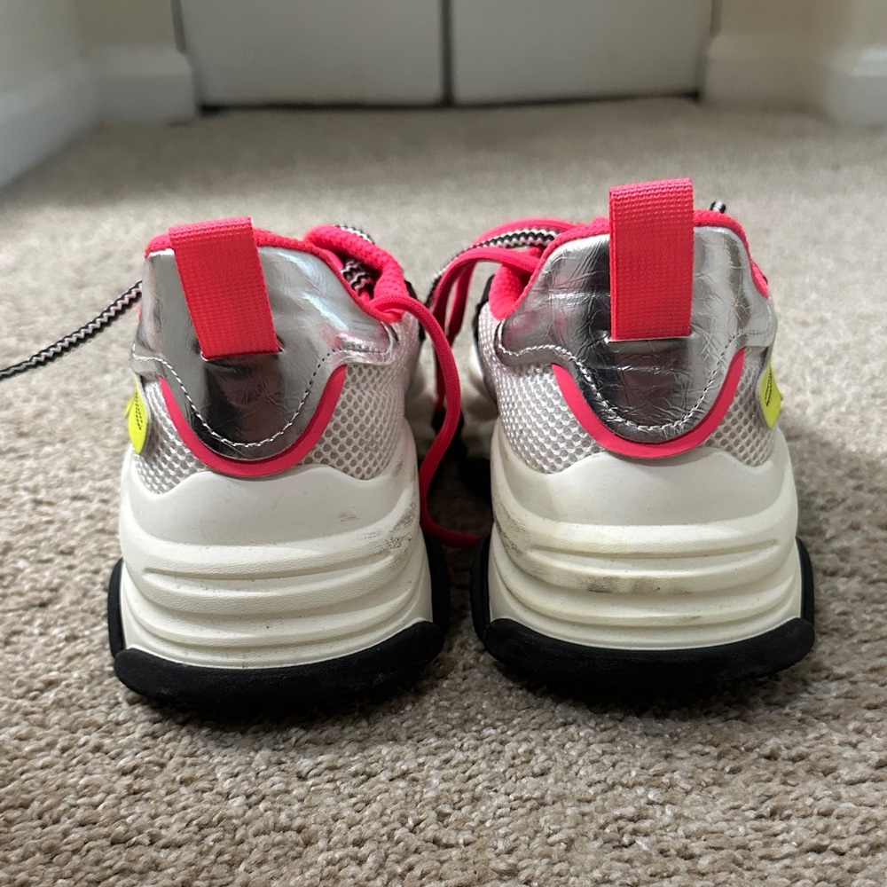 Steve Madden Possession Sneakers (no box) - Picture 2 of 6